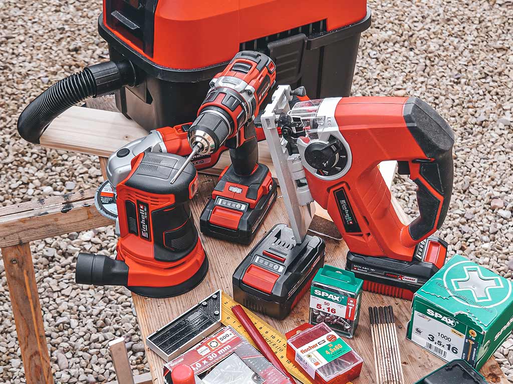 Einhell devices on the table